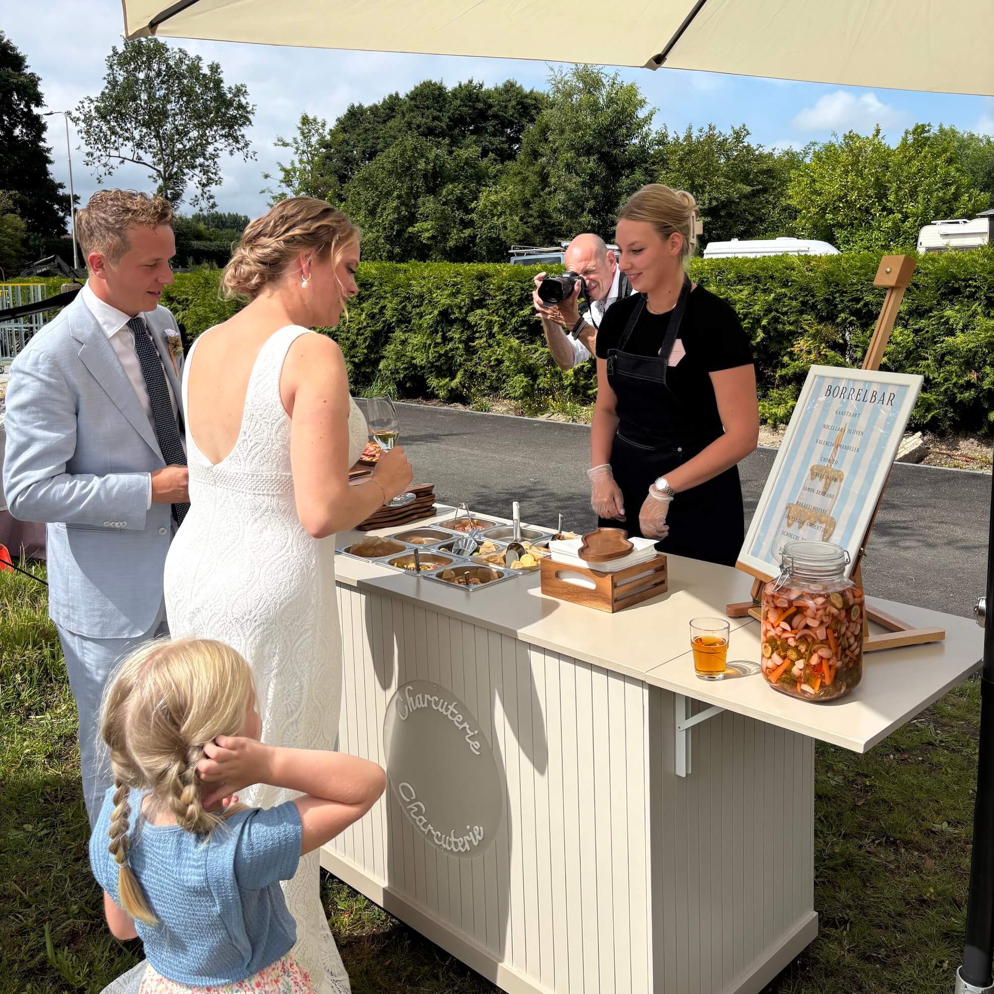 Charcuterie Bar op je bruiloft door Charming Weddings & Events
